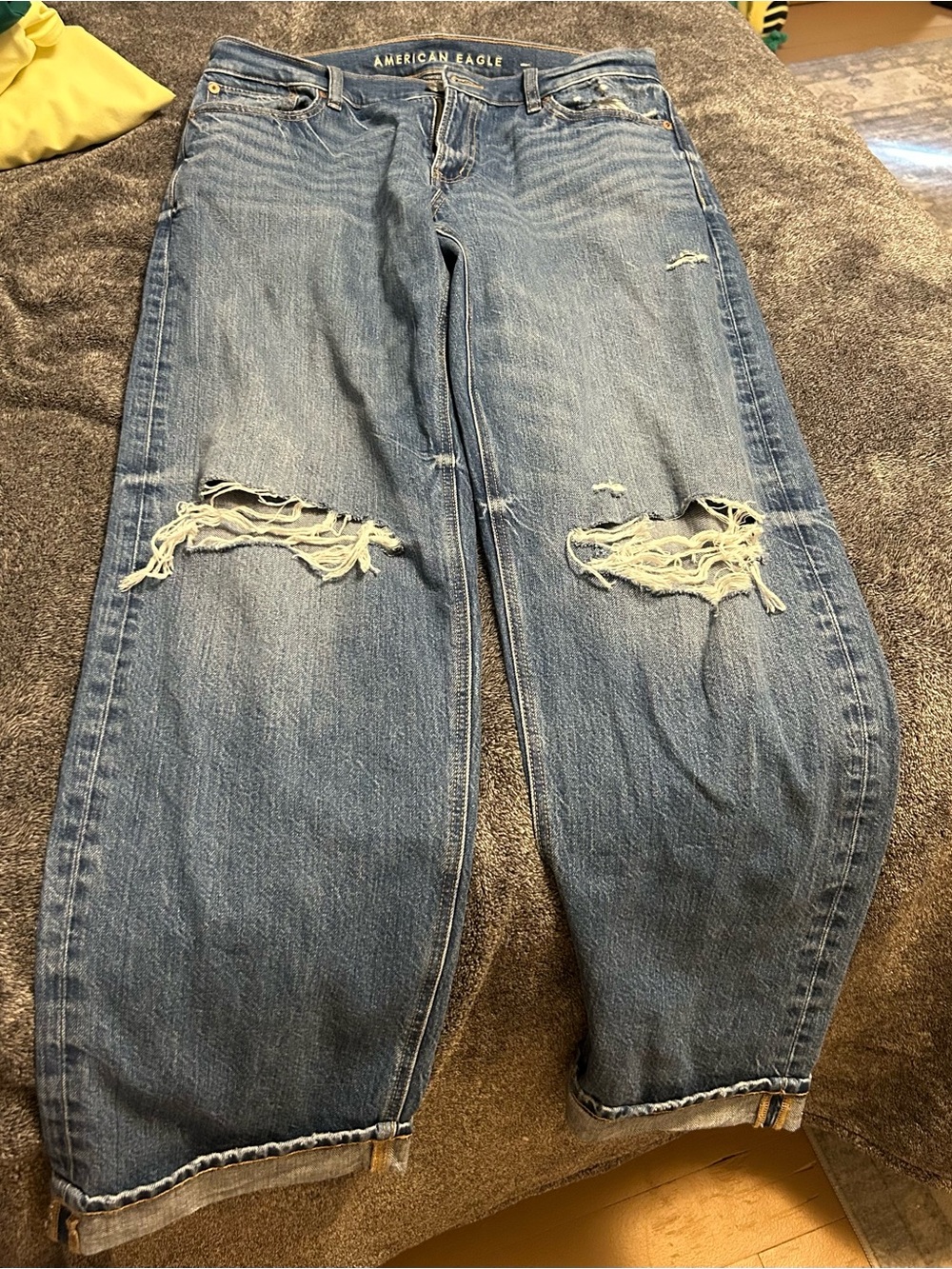 American Eagle Outfitters Women's Light Blue Distressed Boyfriend Jeans